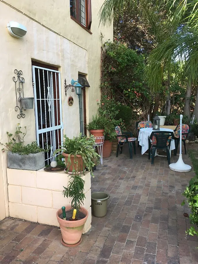 Geranium Studio Somerset West Apartment